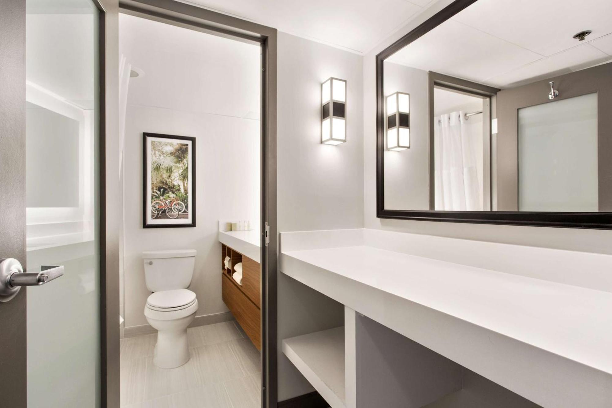 Doubletree By Hilton New Orleans